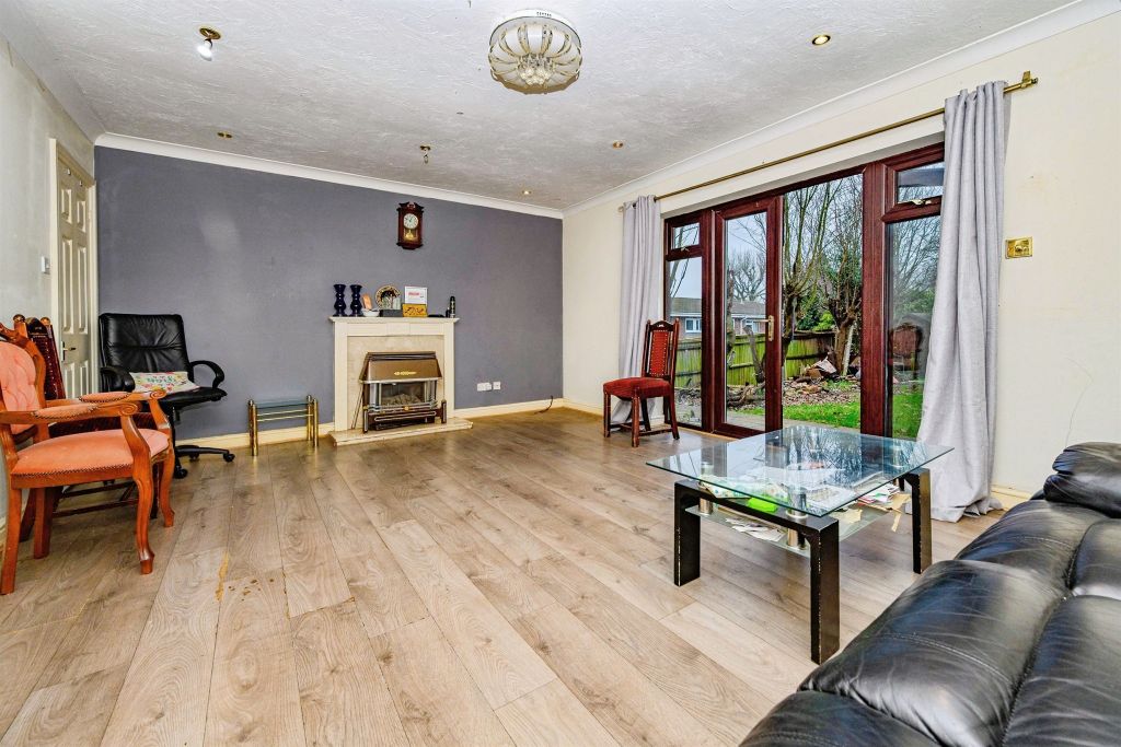 Property photo 2 of 20