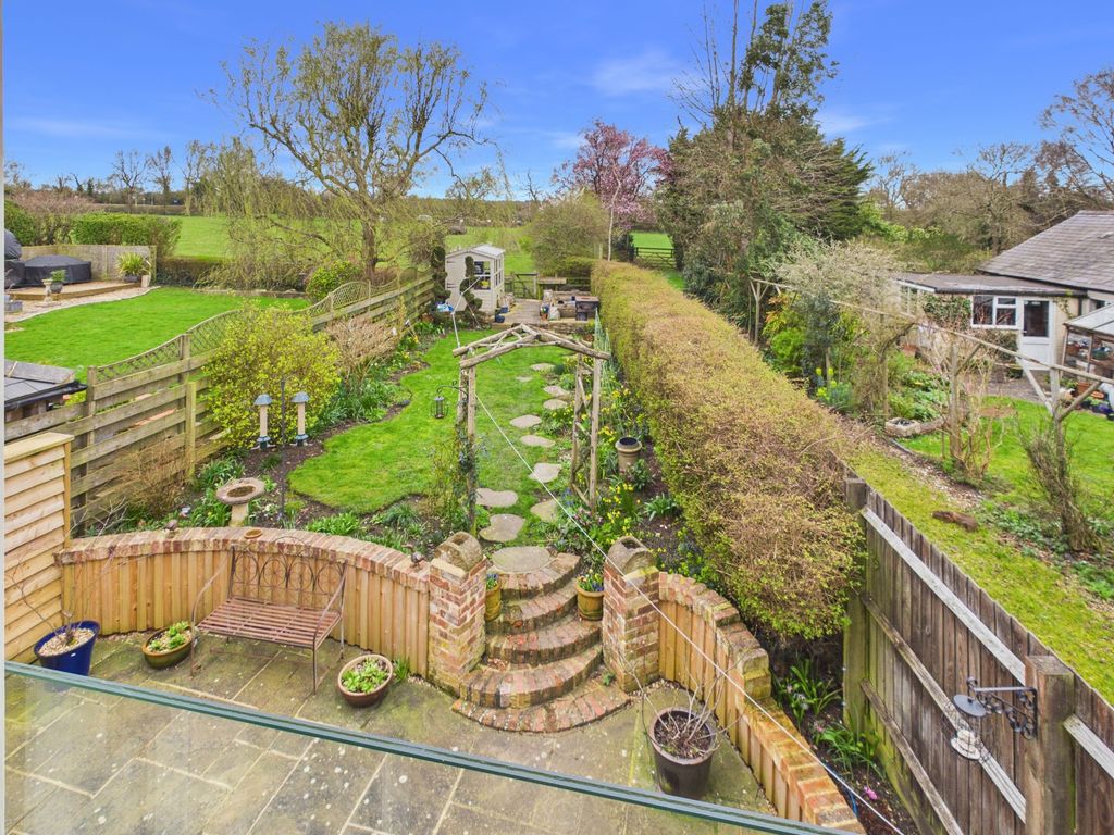 Property photo 2 of 32