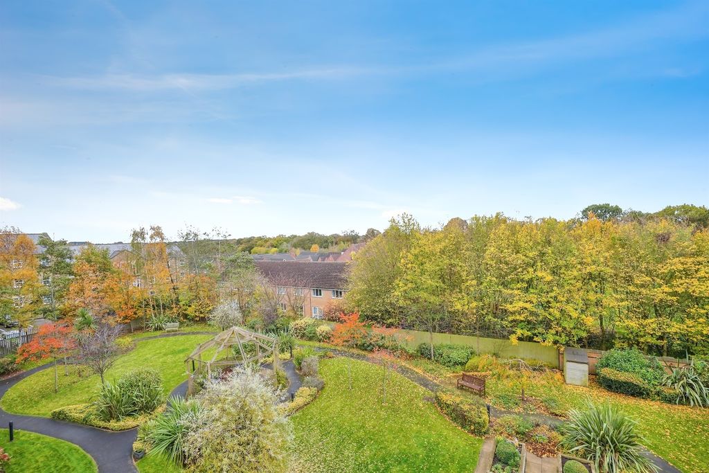 Property photo 2 of 18