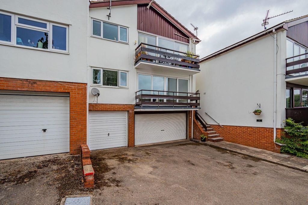 Property photo 1 of 12 Cwrt Cefn 12-1.Jpg