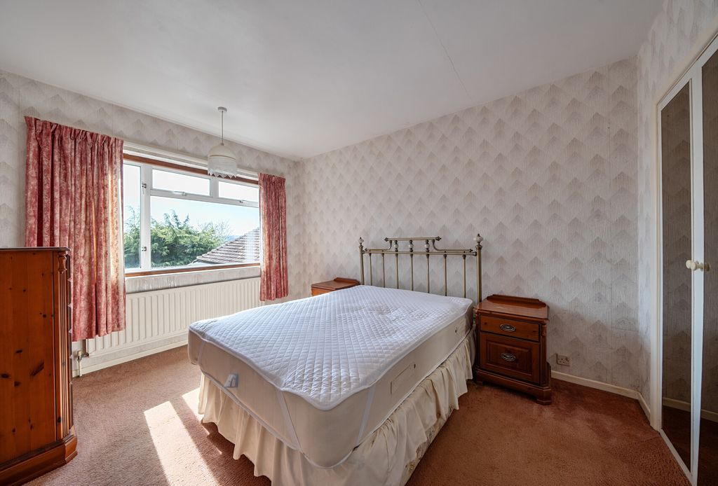 Property photo 2 of 18 1432220-8-69Bd46F...