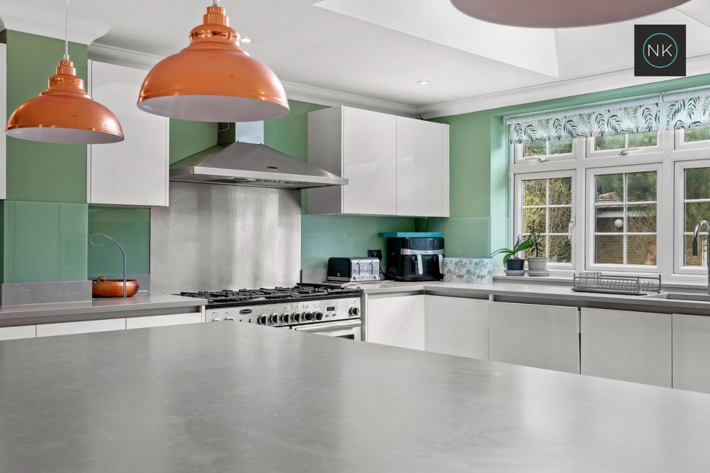 Property photo 2 of 46 2225163