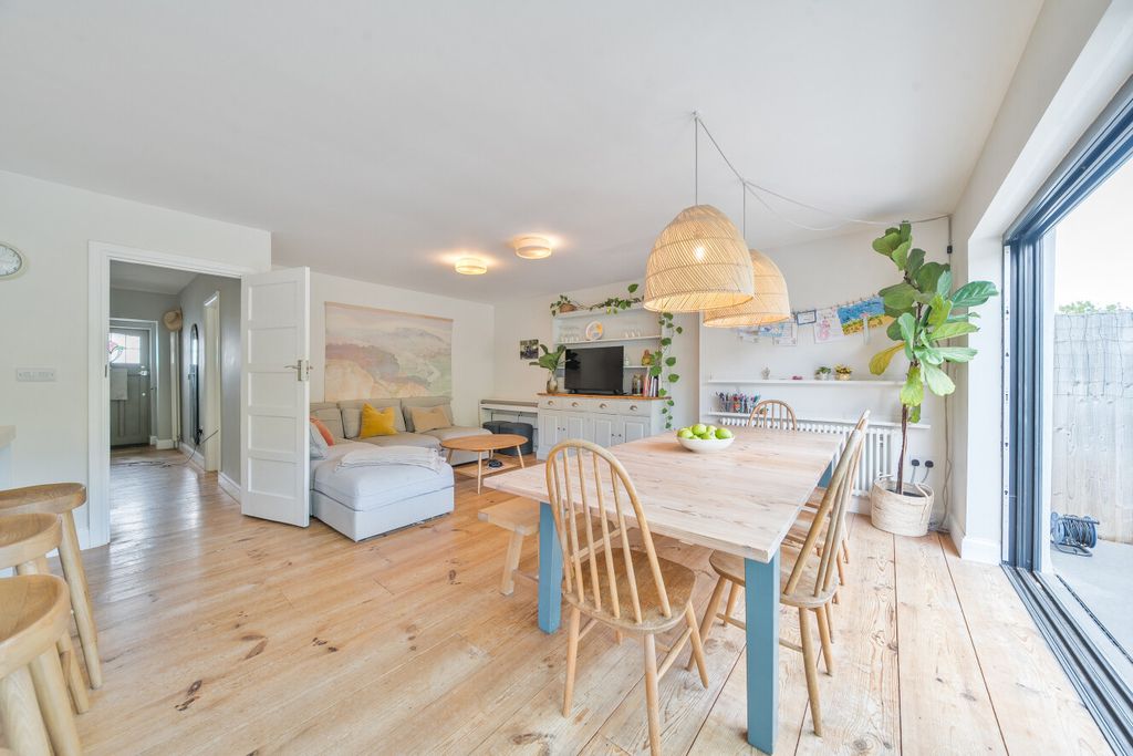 Property photo 2 of 25 1510457-25-6A8F0c...