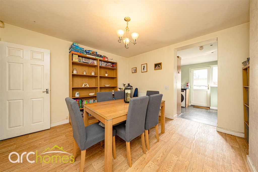 Property photo 3 of 15 Wigan Road (5).Jpg