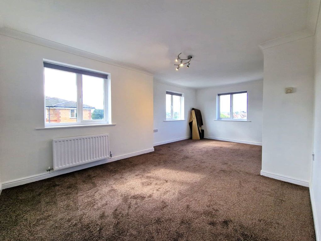 Property photo 3 of 17 Gallery