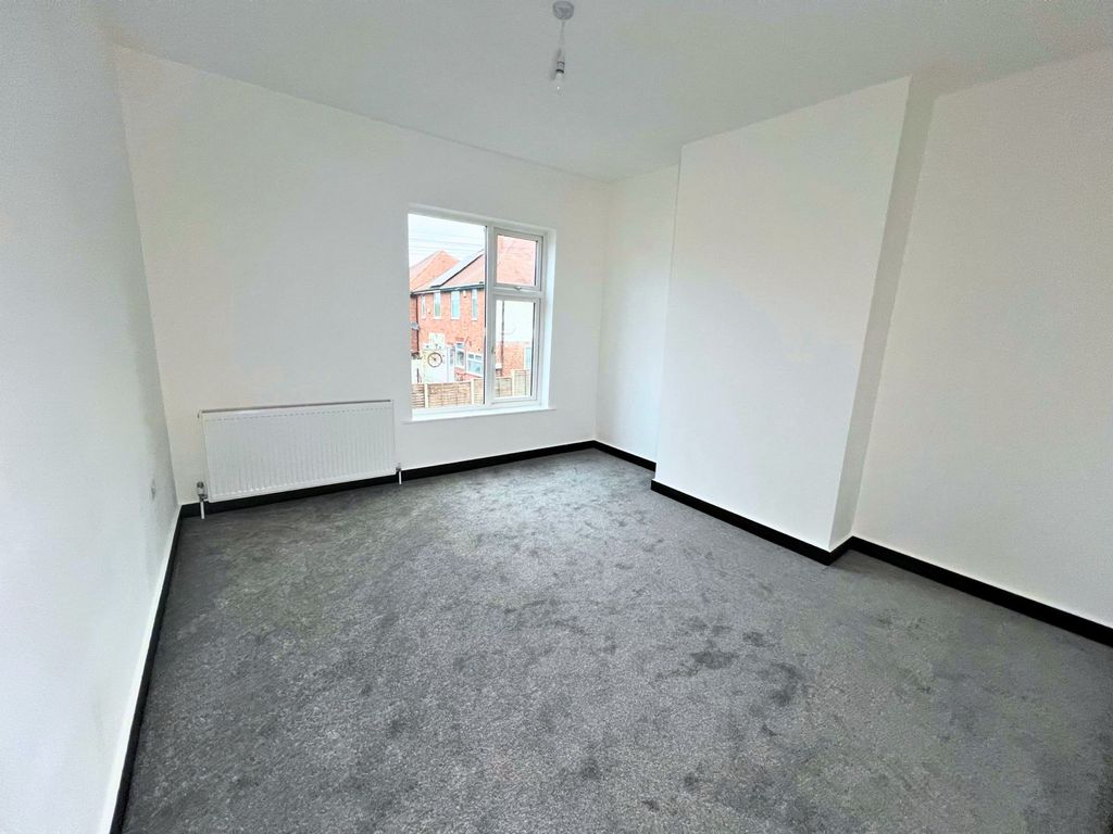 Property photo 3 of 12 Gallery