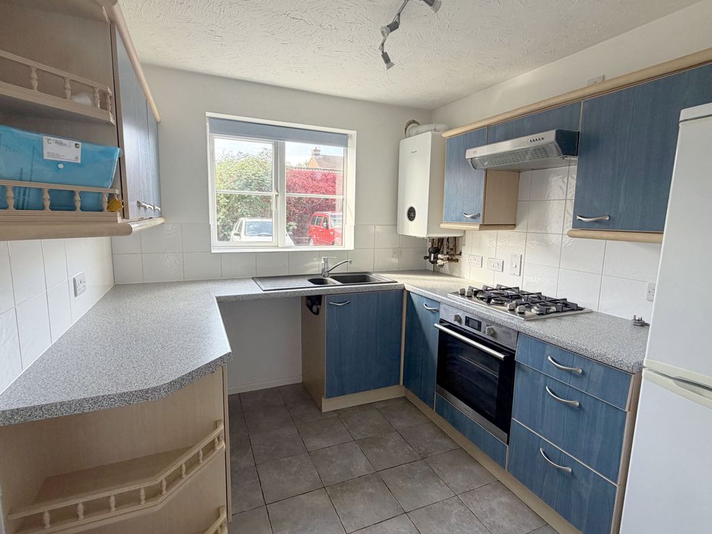 Property photo 2 of 10 Kitchen