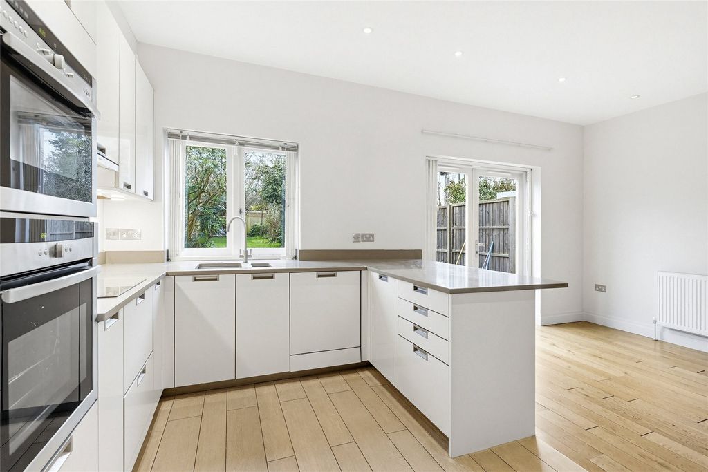 Property photo 2 of 17 Picture No. 71