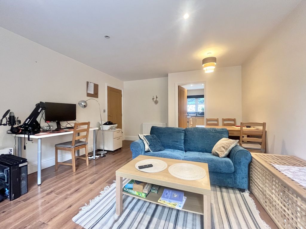 Property photo 2 of 10 Picture No. 18