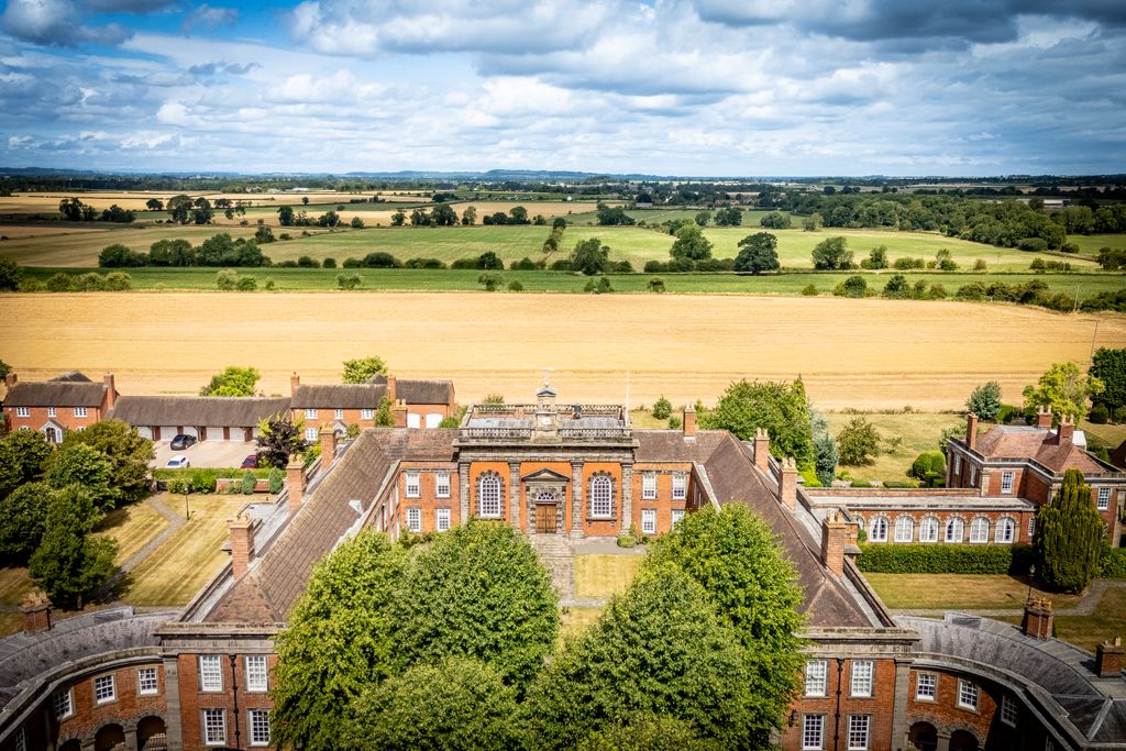 Property photo 2 of 21