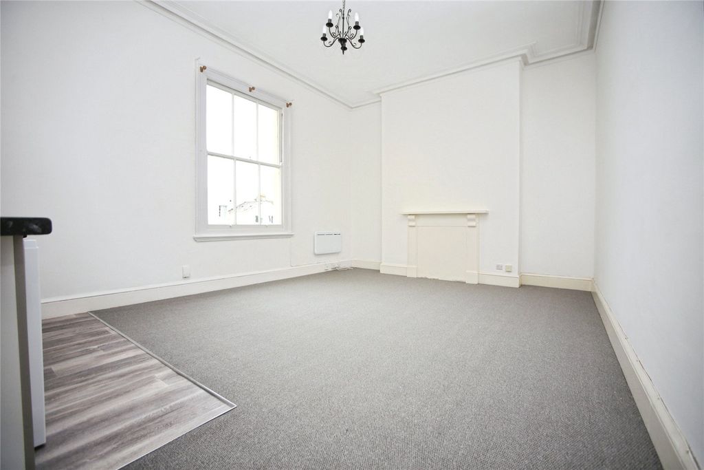 Property photo 3 of 7 Picture No. 13
