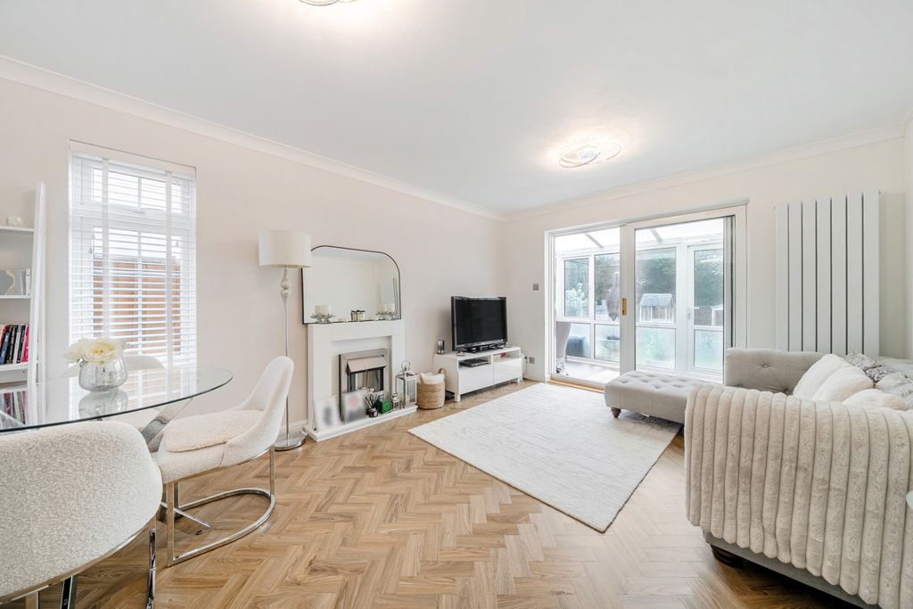 Property photo 3 of 20 1447835-7-69E7Bd4...