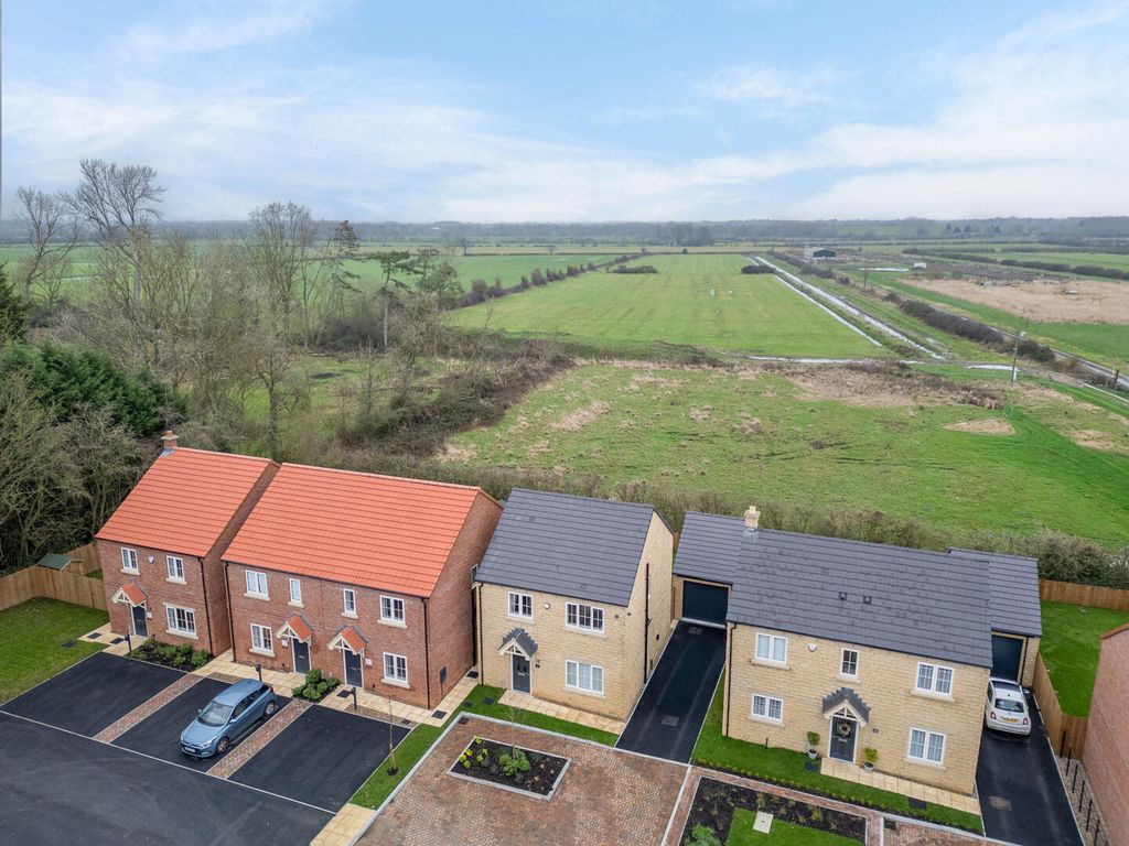 Property photo 1 of 16 Front (Exterior)