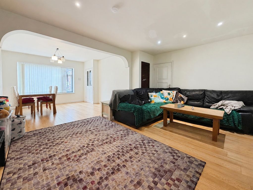 Property photo 2 of 18 Pbox-Img.Jpg