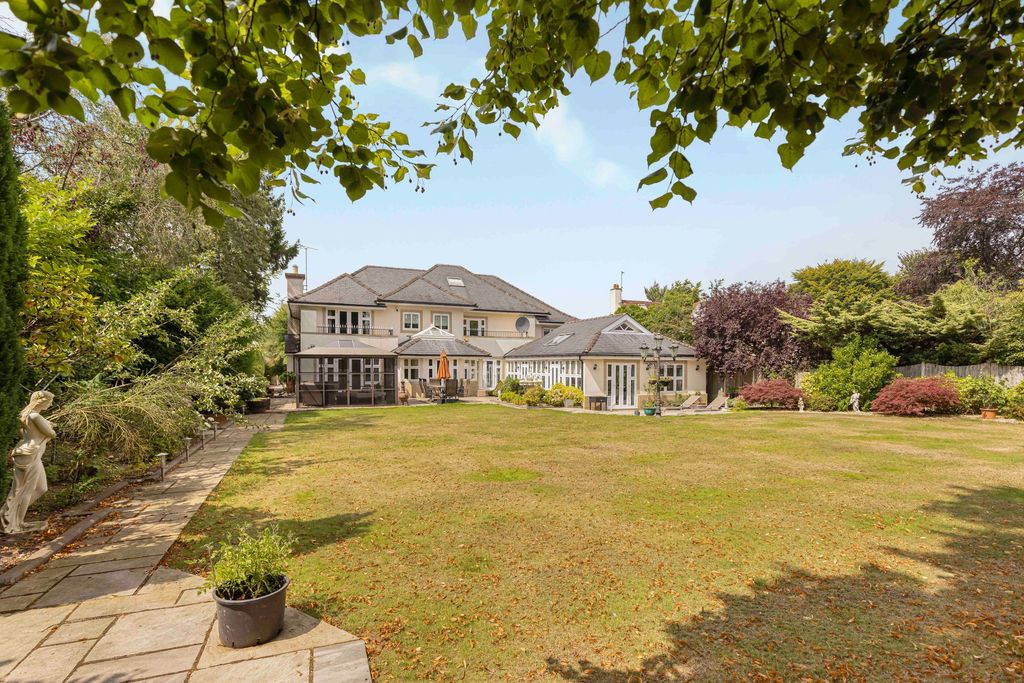 Property photo 1 of 30