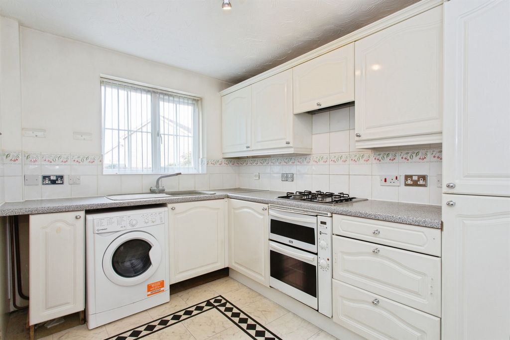 Property photo 2 of 15
