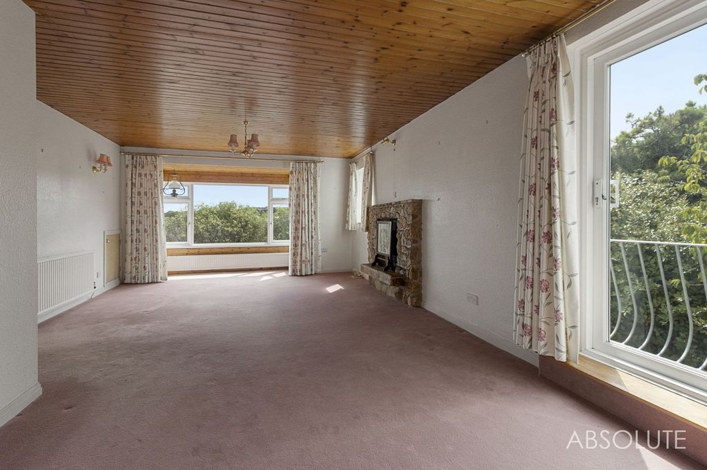 Property photo 3 of 26