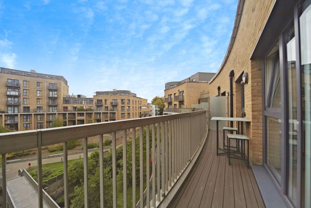 Property photo 2 of 17 Photo