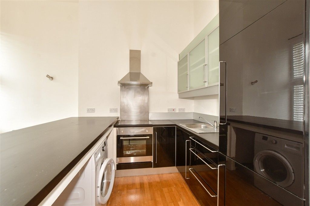 Property photo 3 of 13 Lounge/ Kitchen