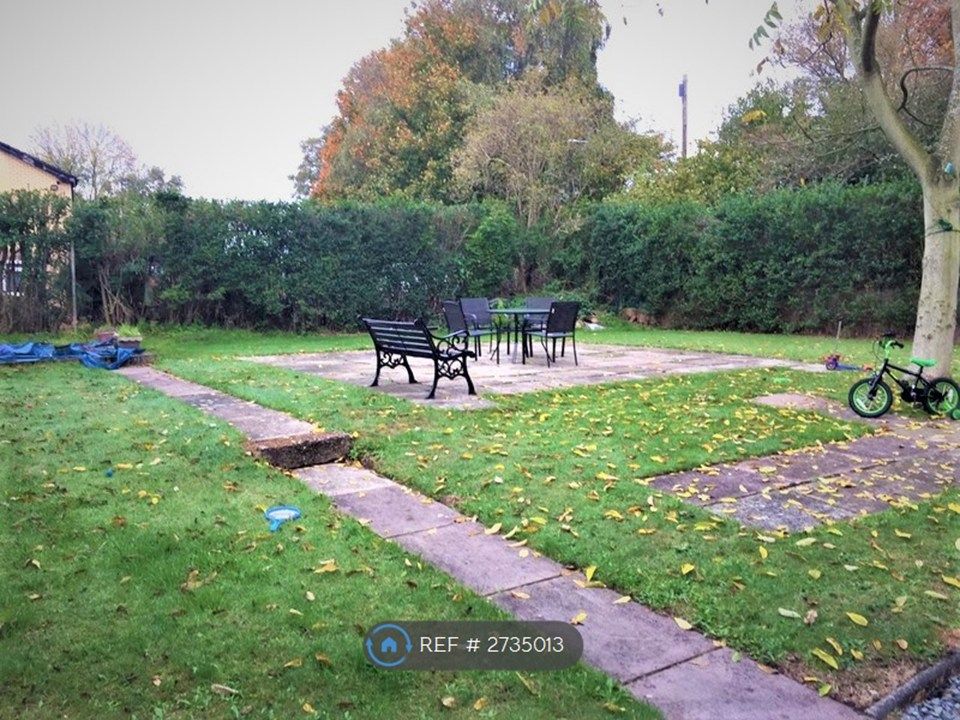 Property photo 3 of 9 Vast Garden