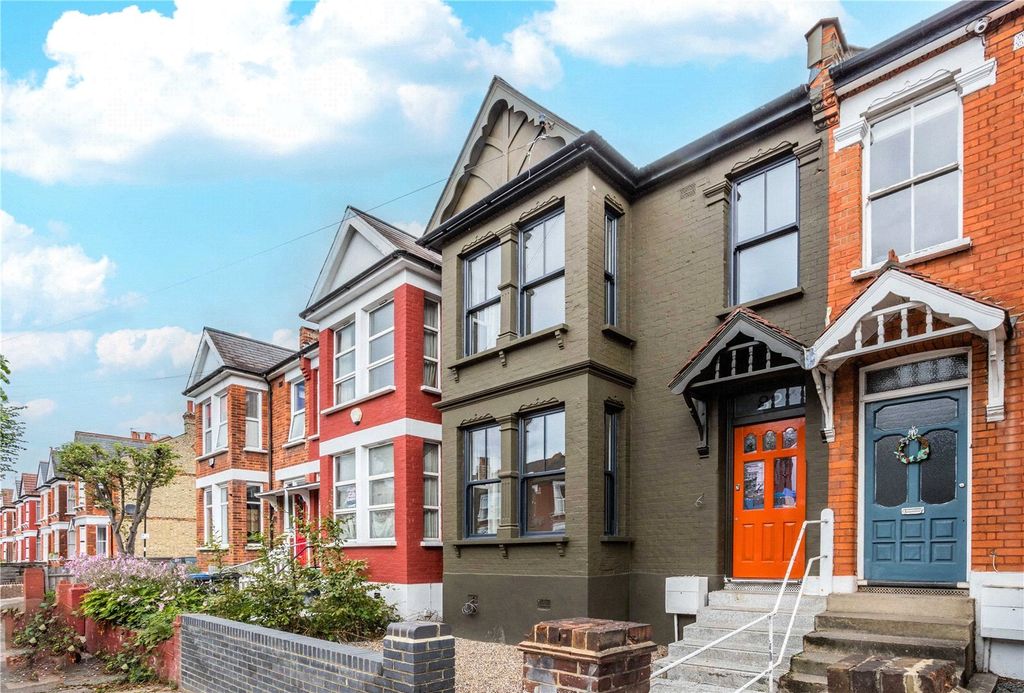 Property photo 2 of 19 Picture No. 12