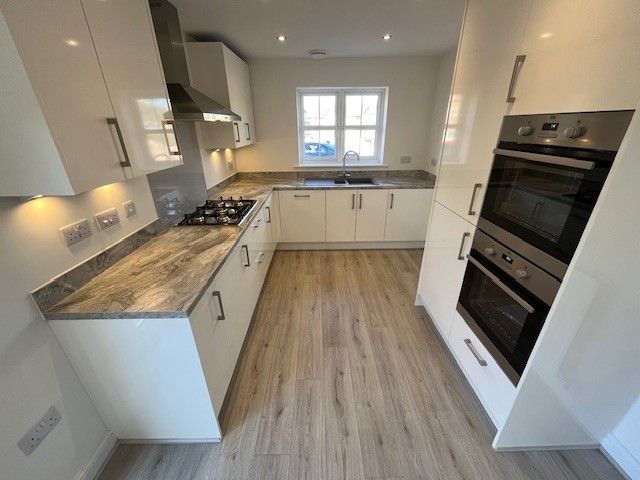 Property photo 2 of 13 4