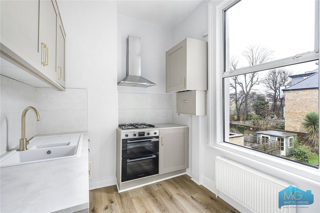 Property photo 2 of 11 Picture No. 30