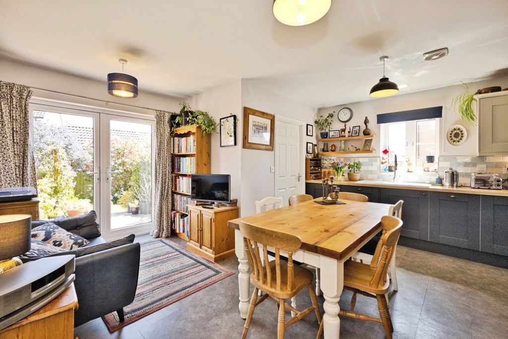 Property photo 3 of 23 Pbox-Img.Jpg