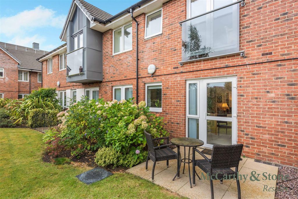 Property photo 1 of 20 8702114-Exterior02.Jpg