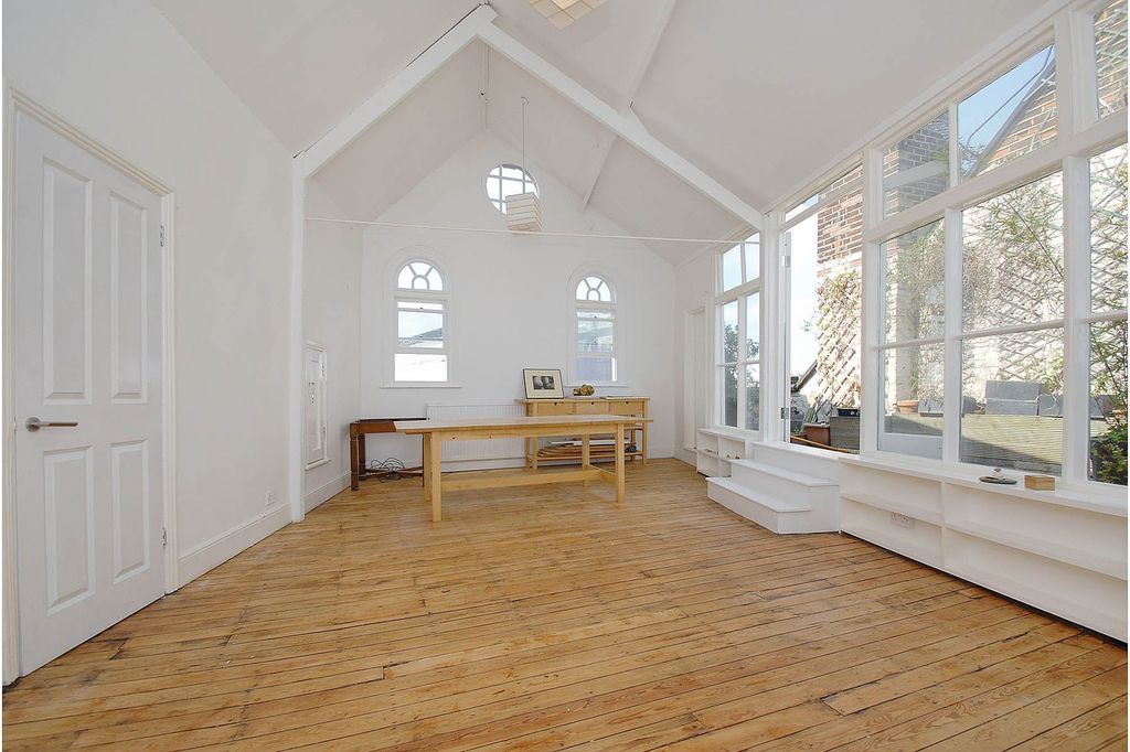 Property photo 1 of 18