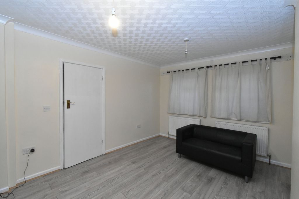 Property photo 3 of 16 Gallery