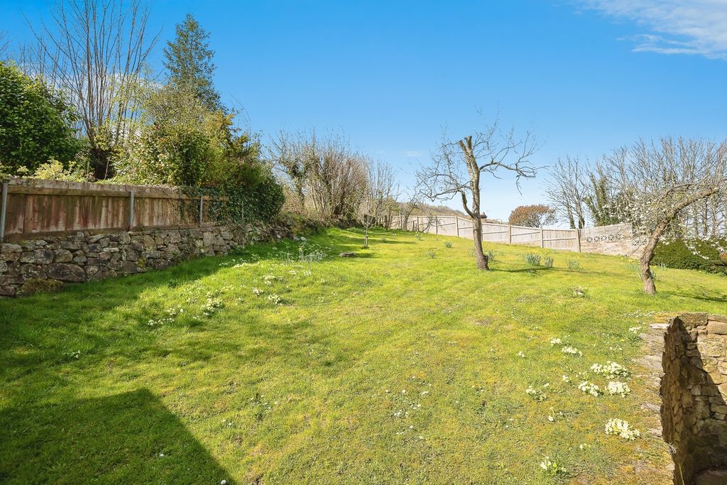 Property photo 2 of 31 Rear Garden