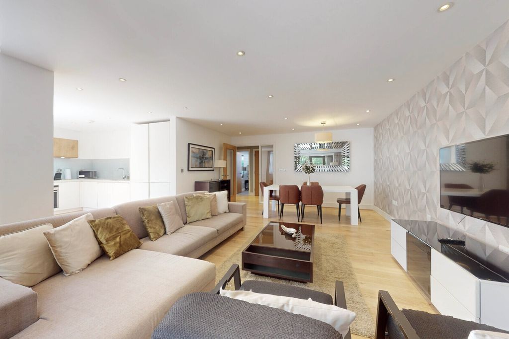 Property photo 3 of 15 Picture No. 17