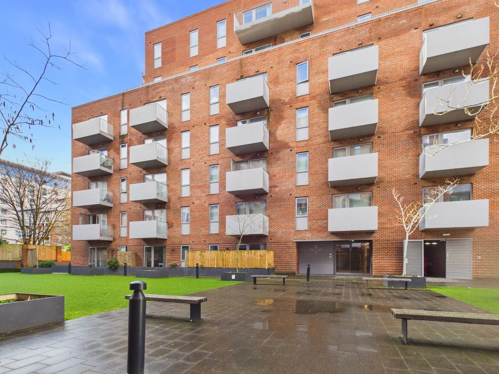 Property photo 1 of 9 Front