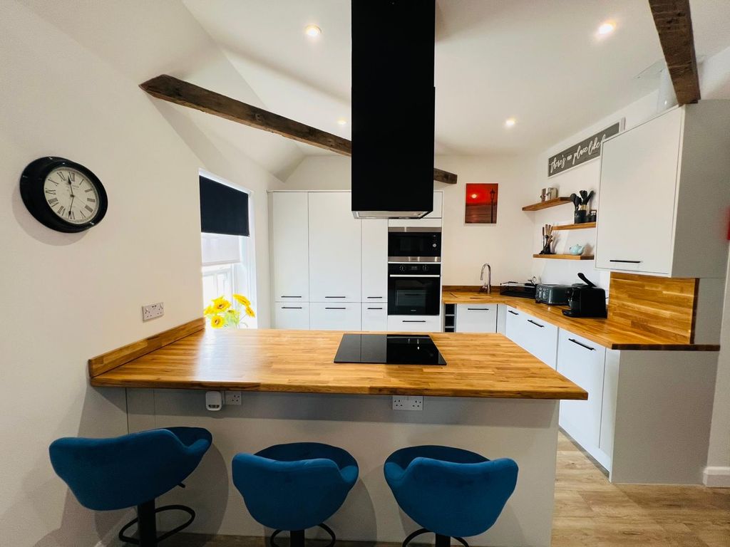 Property photo 1 of 12 Kitchen