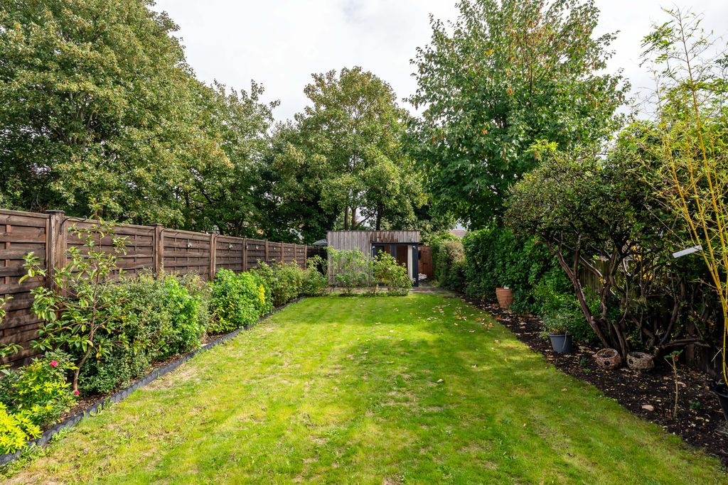 Property photo 2 of 26