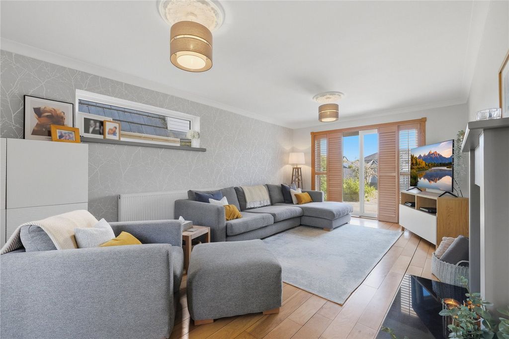 Property photo 2 of 41 Lounge