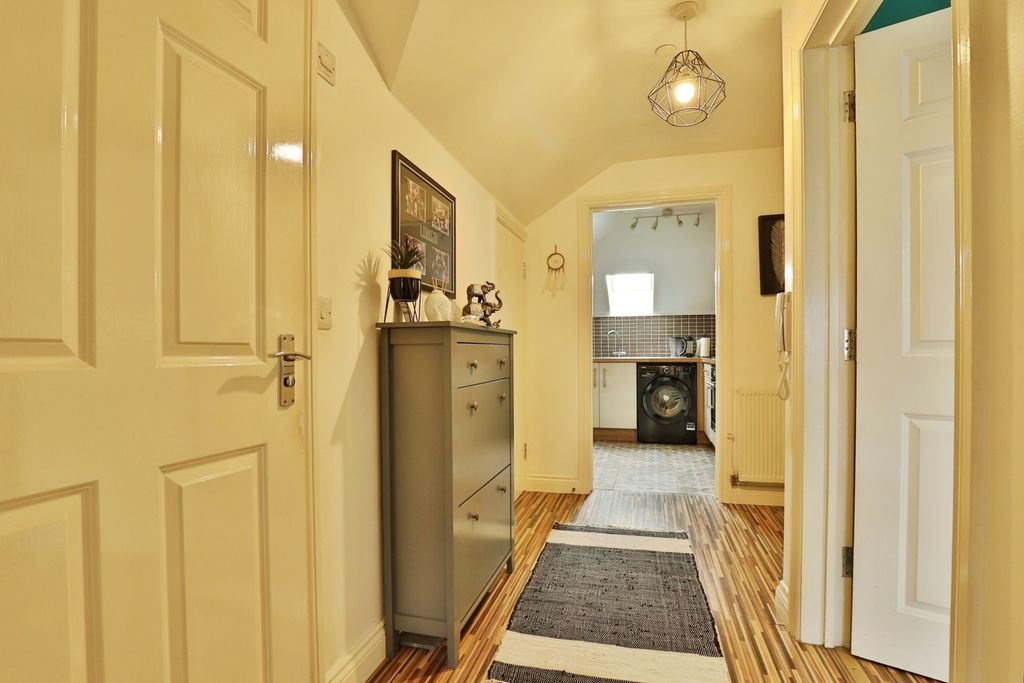 Property photo 3 of 19 Pbox-Img.Jpg