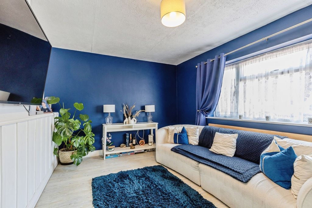 Property photo 3 of 19 Pbox-Img.Jpg