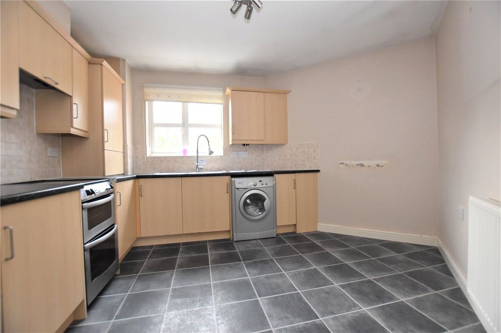 Property photo 3 of 9 Picture No. 28