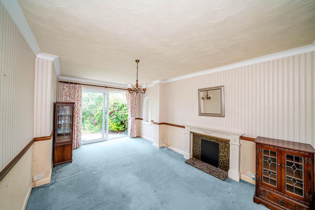 Property photo 2 of 27 Webbs Estate Agents-31.Jpg