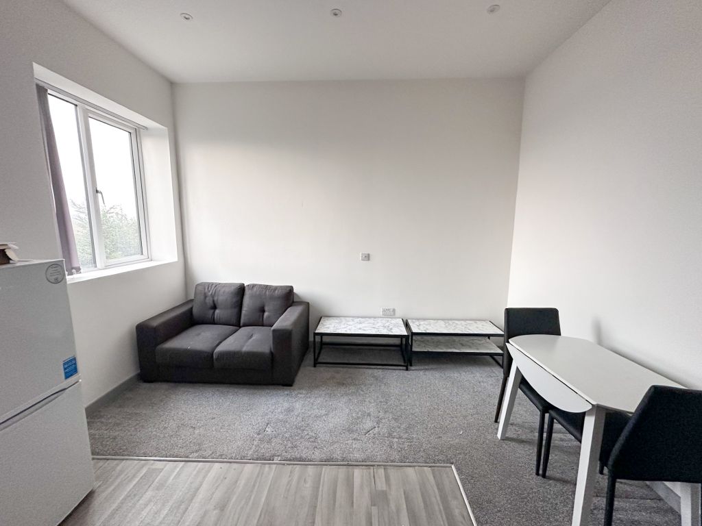 Property photo 2 of 5 d83966c2-350A-41ce-9E95-B0538E4F19B5