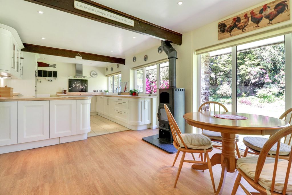 Property photo 3 of 24 Picture No. 33