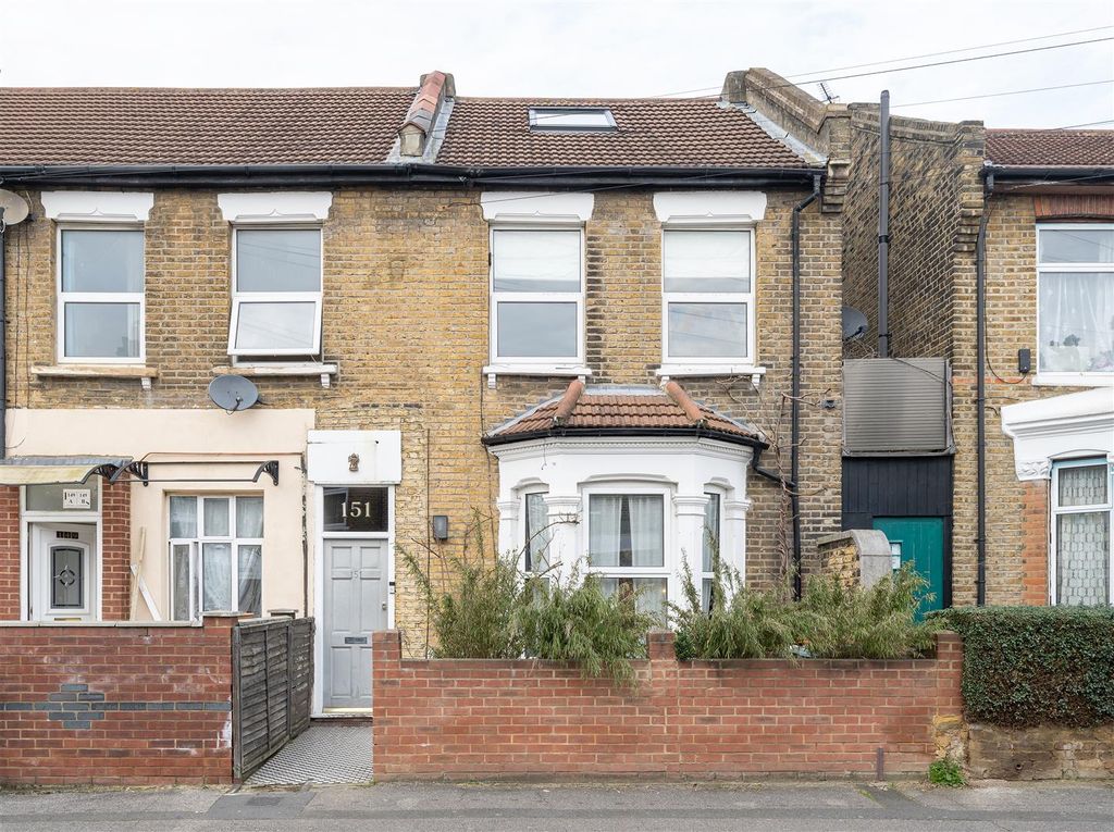 Property photo 1 of 31 Neville Road E7.