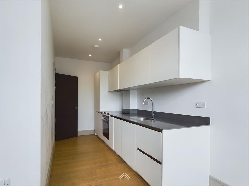 Property photo 3 of 9 Cam01353G0-Pr0059-Still002.Jpg