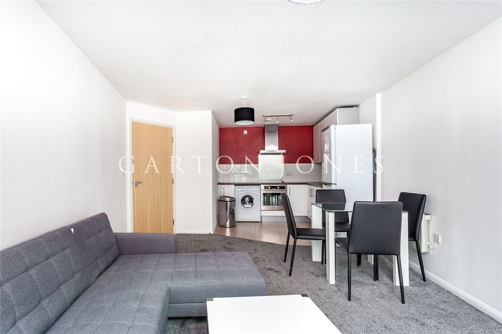 Property photo 3 of 14 Reception