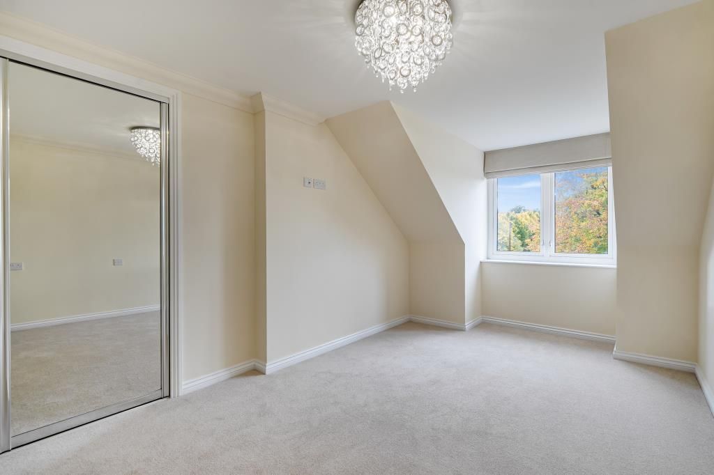 Property photo 1 of 18 Bedroom