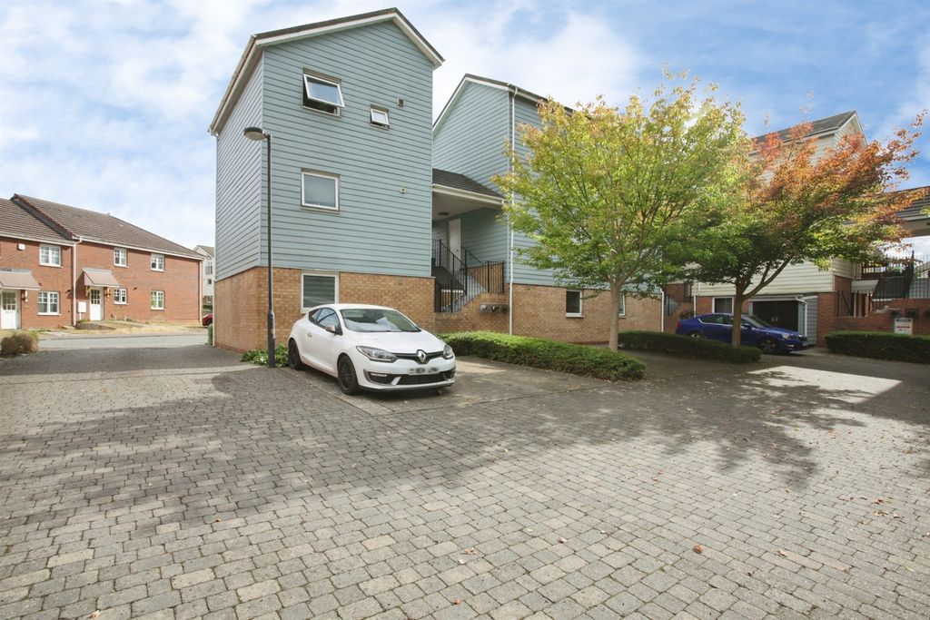 Property photo 2 of 16