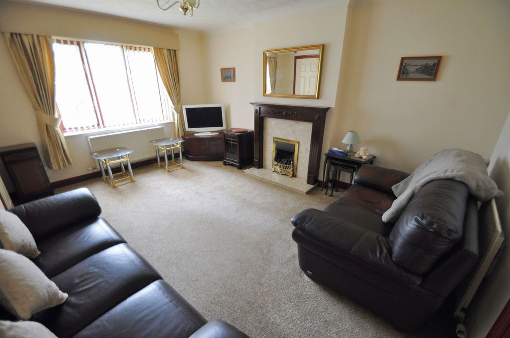 Property photo 2 of 39
