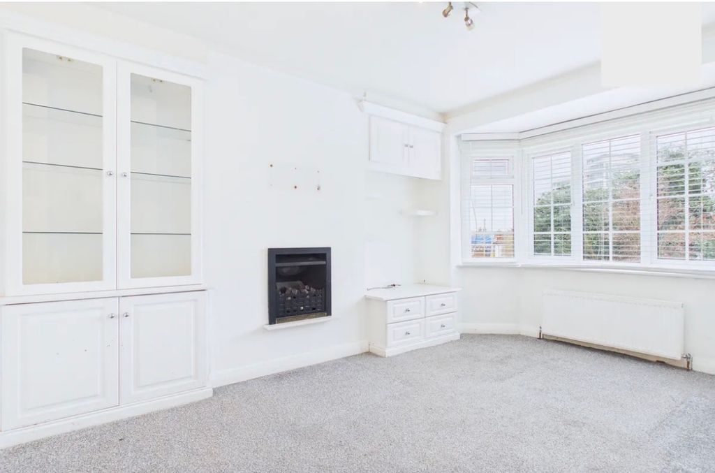 Property photo 2 of 11 Img_2736